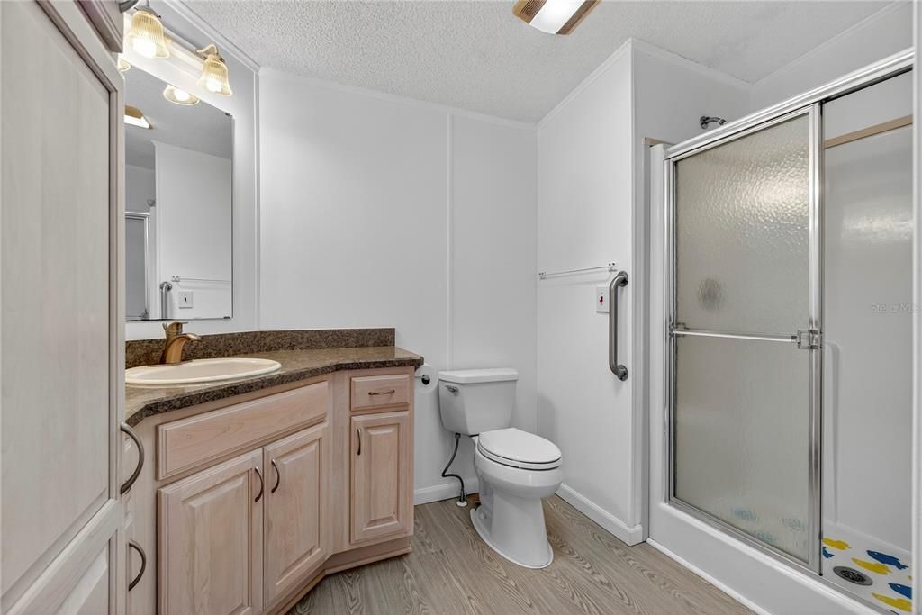 待售: $175,000 (2 贝兹, 2 浴室, 1512 平方英尺)