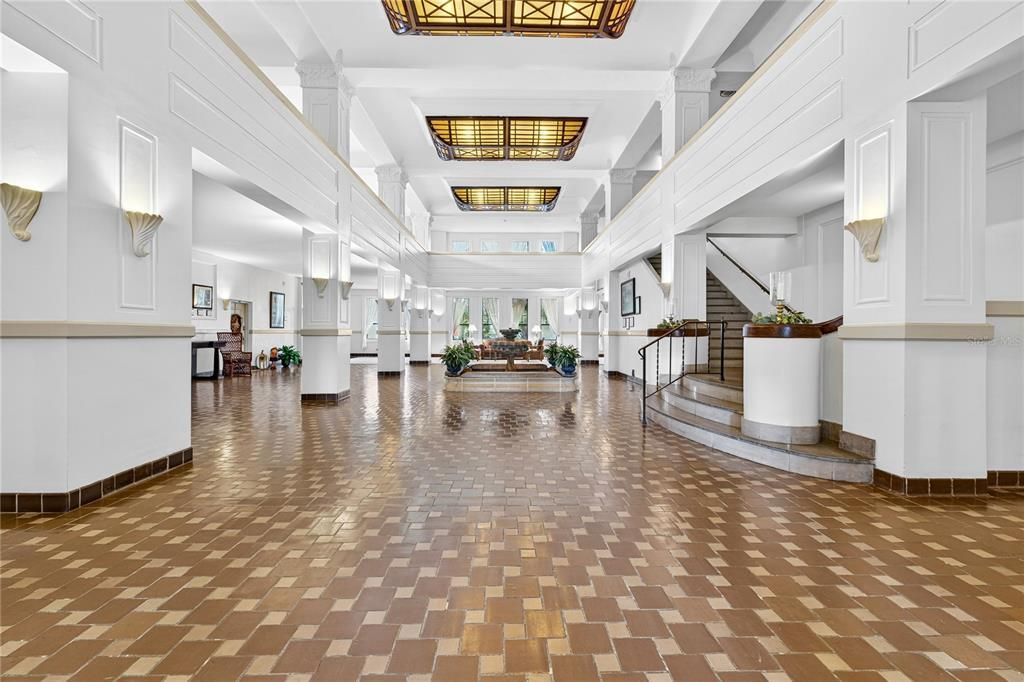 待售: $140,000 (1 贝兹, 1 浴室, 714 平方英尺)