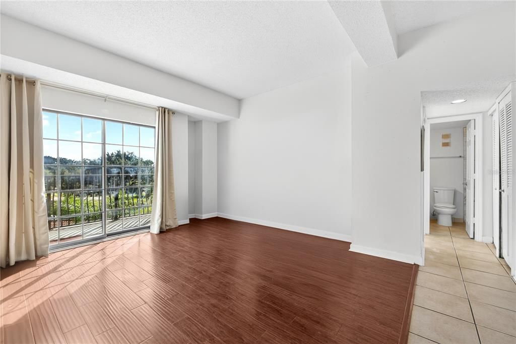 待售: $140,000 (1 贝兹, 1 浴室, 714 平方英尺)