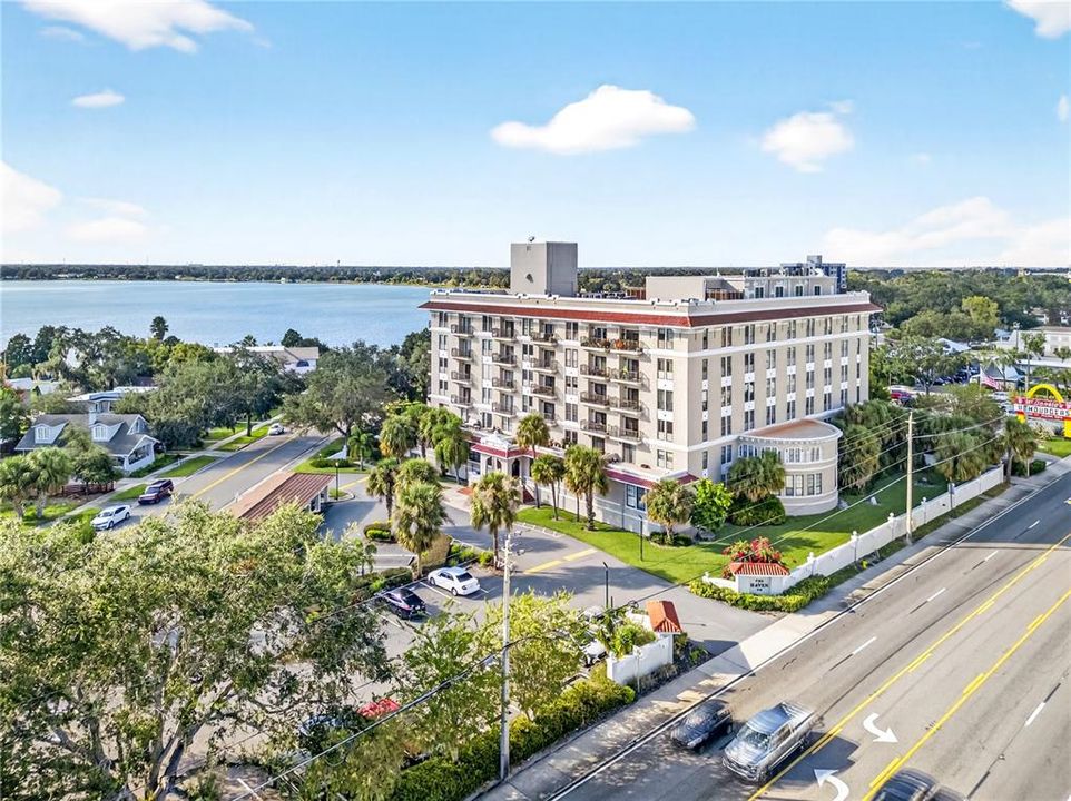 待售: $140,000 (1 贝兹, 1 浴室, 714 平方英尺)