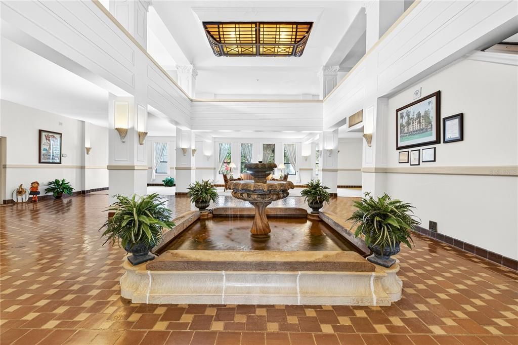 待售: $140,000 (1 贝兹, 1 浴室, 714 平方英尺)