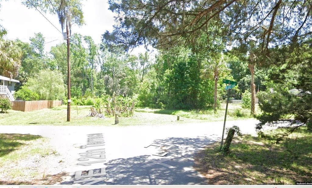 En Venta: $19,900 (0.24 acres)