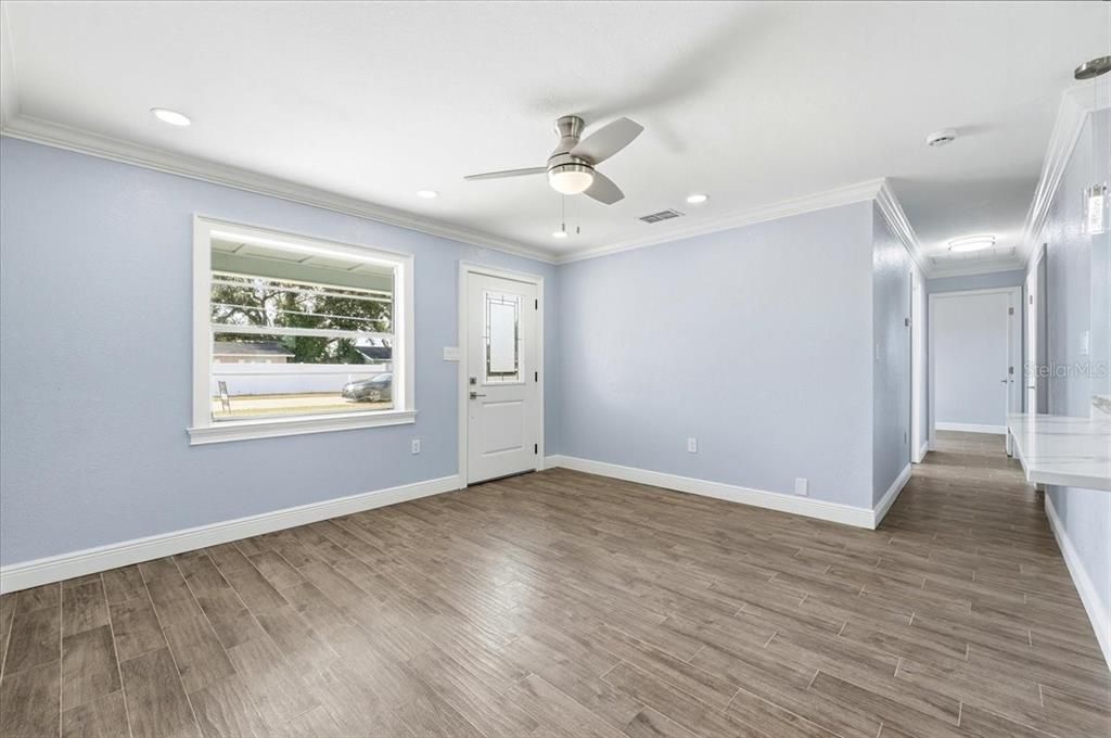 For Sale: $280,000 (4 beds, 2 baths, 1177 Square Feet)