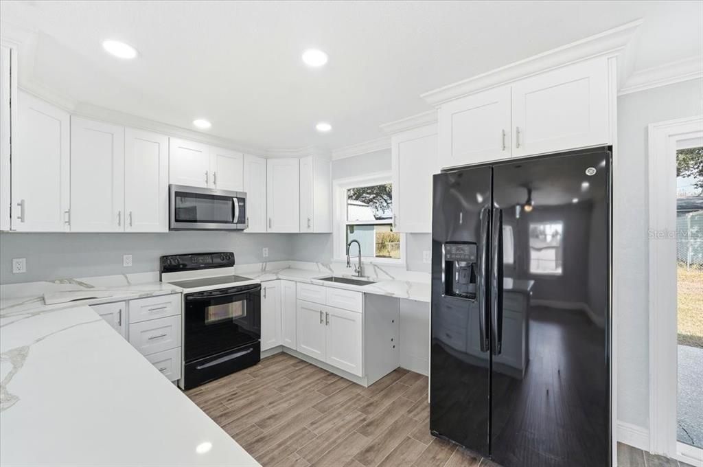 For Sale: $280,000 (4 beds, 2 baths, 1177 Square Feet)