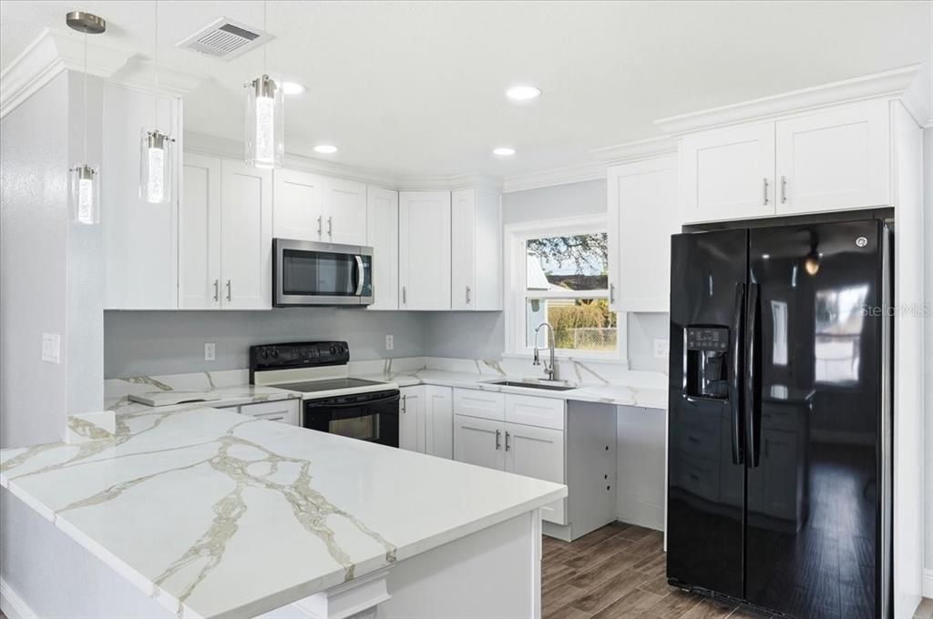 For Sale: $280,000 (4 beds, 2 baths, 1177 Square Feet)