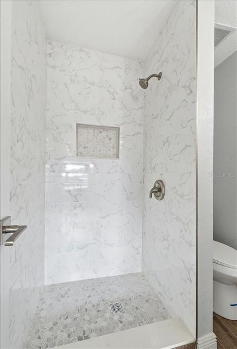 For Sale: $280,000 (4 beds, 2 baths, 1177 Square Feet)