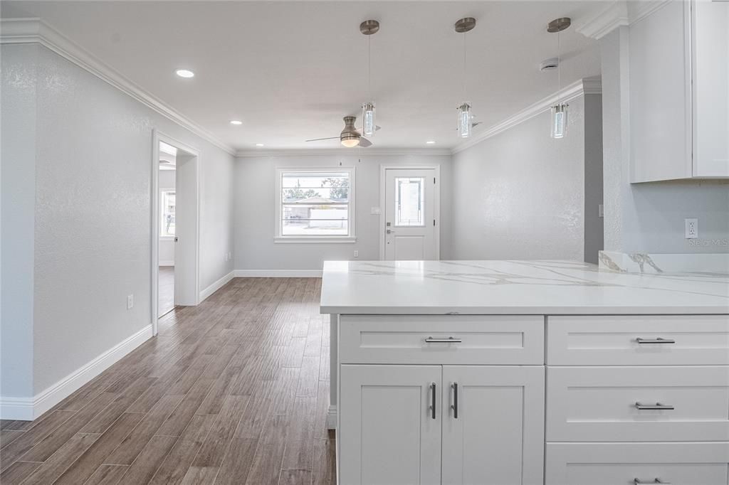 For Sale: $280,000 (4 beds, 2 baths, 1177 Square Feet)