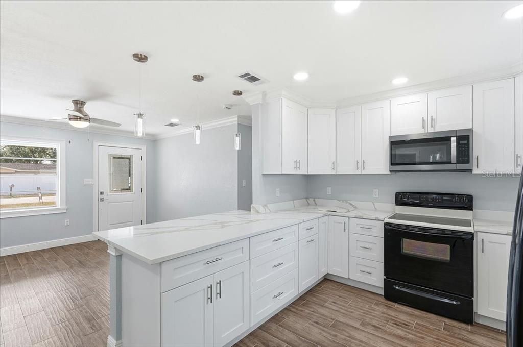 For Sale: $280,000 (4 beds, 2 baths, 1177 Square Feet)