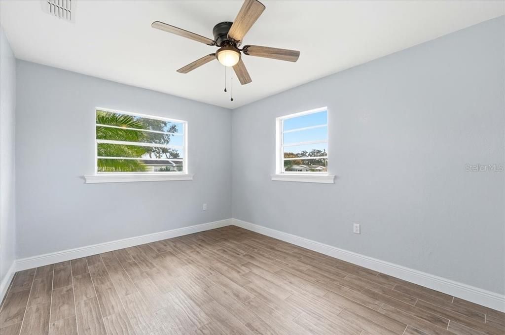 For Sale: $280,000 (4 beds, 2 baths, 1177 Square Feet)