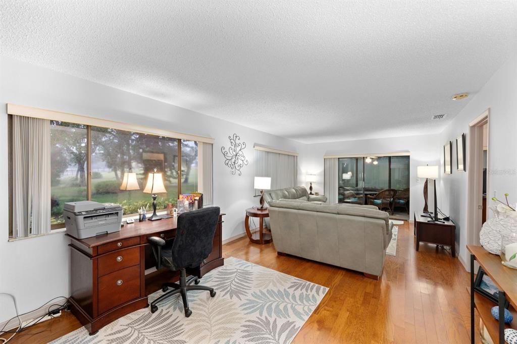 Под контрактом: $162,900 (2 спален, 2 ванн, 1144 Квадратных фут)