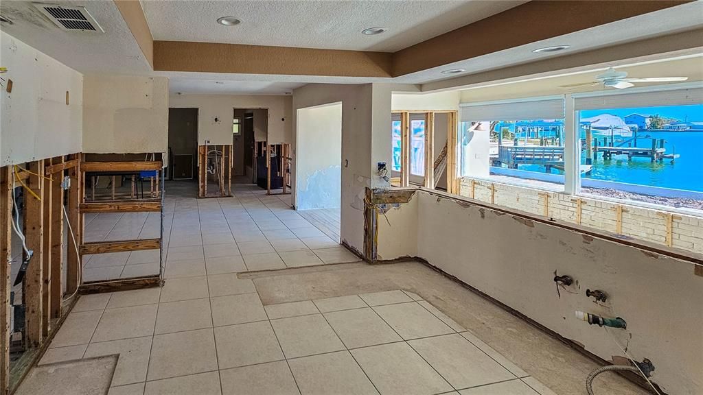 For Sale: $1,300,000 (3 beds, 2 baths, 2165 Square Feet)