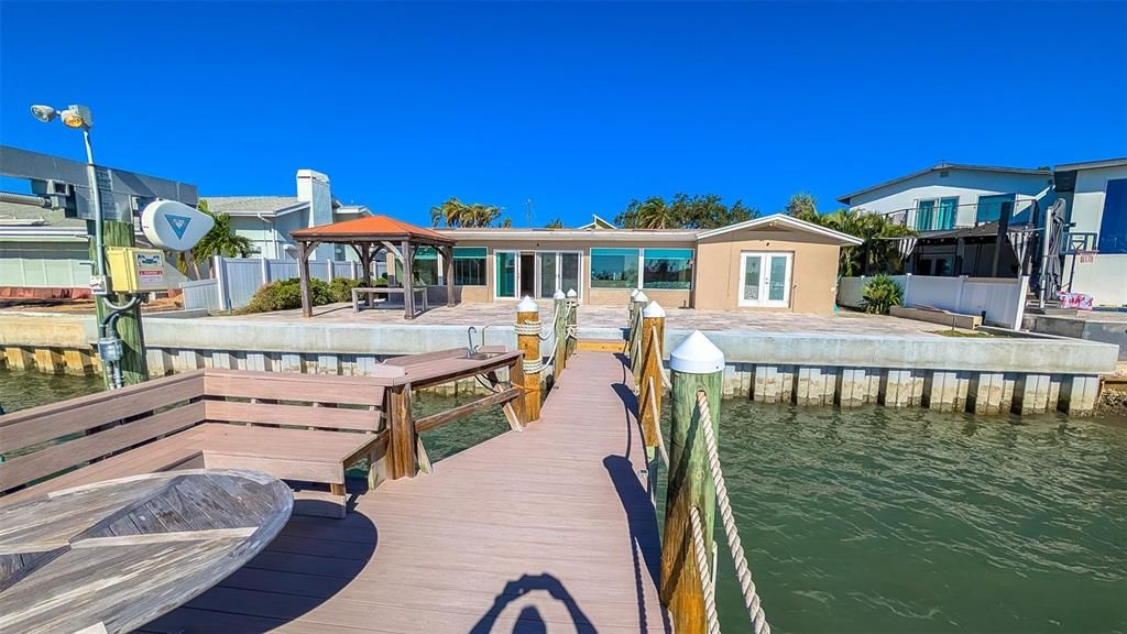 For Sale: $1,300,000 (3 beds, 2 baths, 2165 Square Feet)