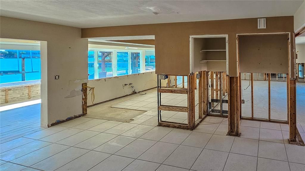 For Sale: $1,300,000 (3 beds, 2 baths, 2165 Square Feet)