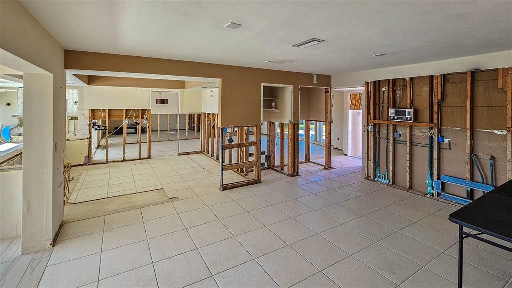 For Sale: $1,300,000 (3 beds, 2 baths, 2165 Square Feet)