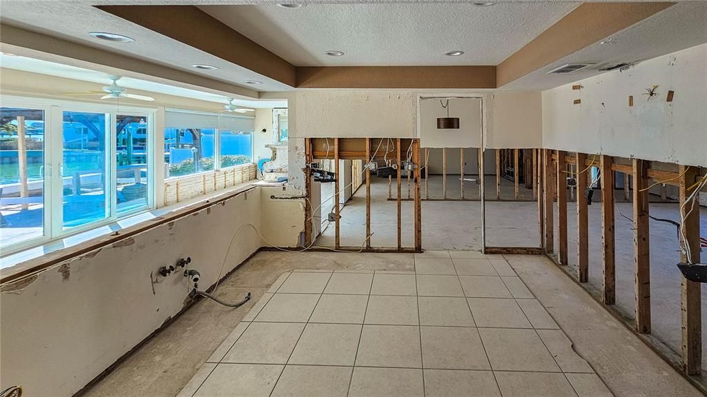 For Sale: $1,300,000 (3 beds, 2 baths, 2165 Square Feet)