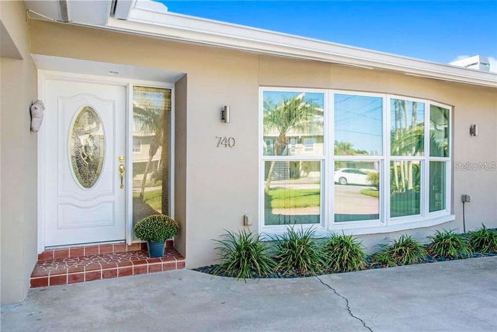 For Sale: $1,300,000 (3 beds, 2 baths, 2165 Square Feet)