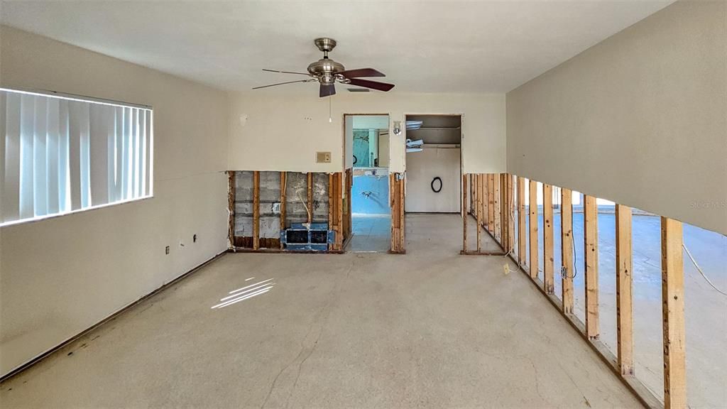 For Sale: $1,300,000 (3 beds, 2 baths, 2165 Square Feet)