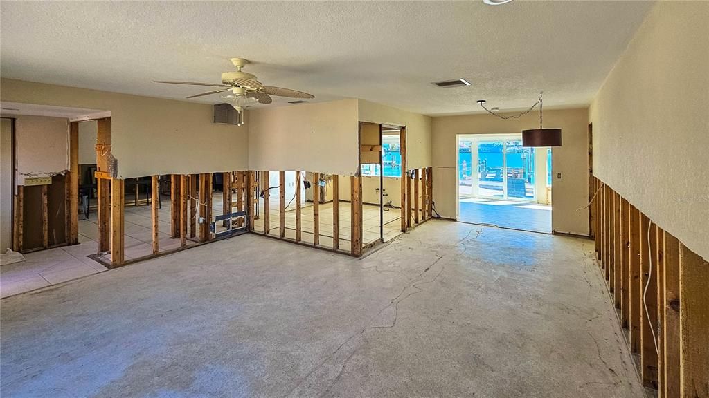 For Sale: $1,300,000 (3 beds, 2 baths, 2165 Square Feet)