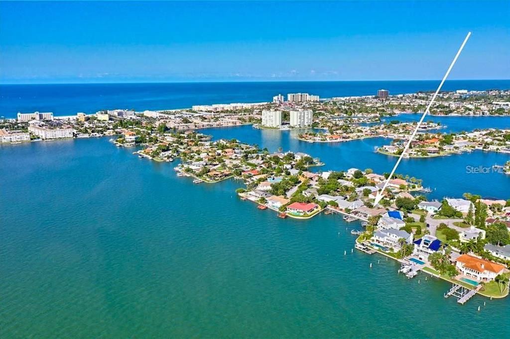 For Sale: $1,300,000 (3 beds, 2 baths, 2165 Square Feet)