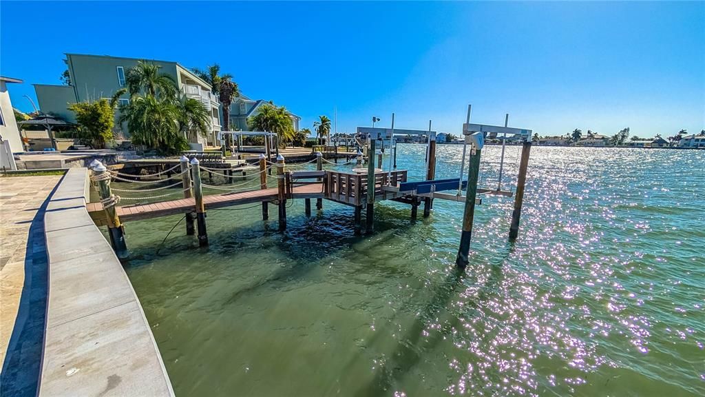 For Sale: $1,300,000 (3 beds, 2 baths, 2165 Square Feet)