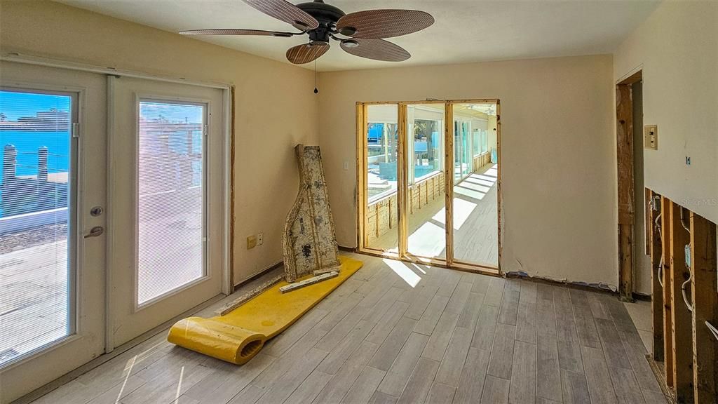 For Sale: $1,300,000 (3 beds, 2 baths, 2165 Square Feet)