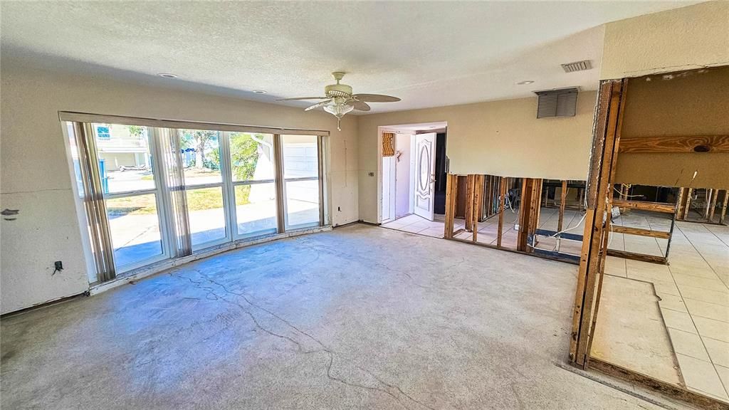 For Sale: $1,300,000 (3 beds, 2 baths, 2165 Square Feet)