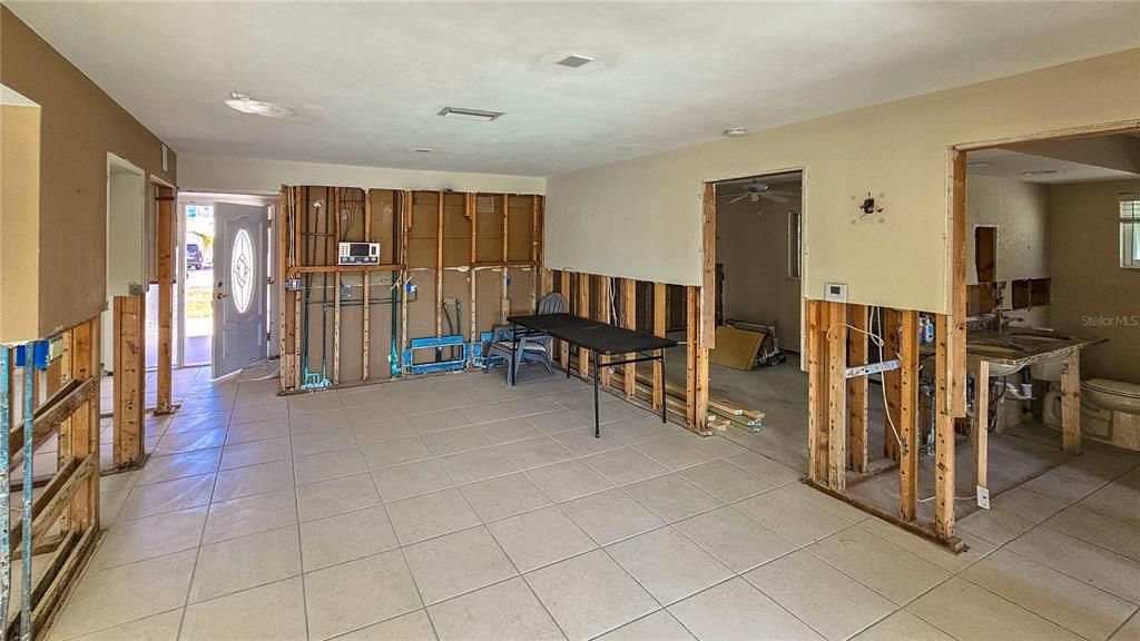 For Sale: $1,300,000 (3 beds, 2 baths, 2165 Square Feet)