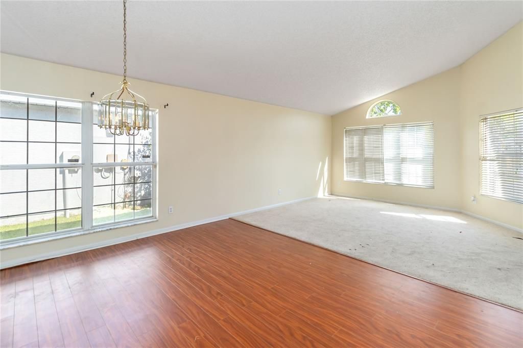 Active With Contract: $400,000 (4 beds, 2 baths, 1910 Square Feet)