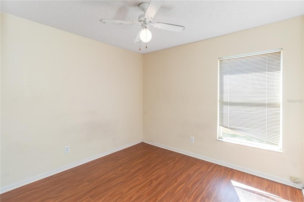 Active With Contract: $400,000 (4 beds, 2 baths, 1910 Square Feet)