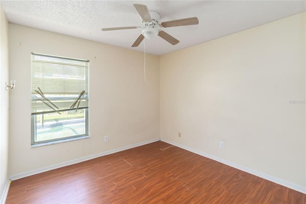 Active With Contract: $400,000 (4 beds, 2 baths, 1910 Square Feet)