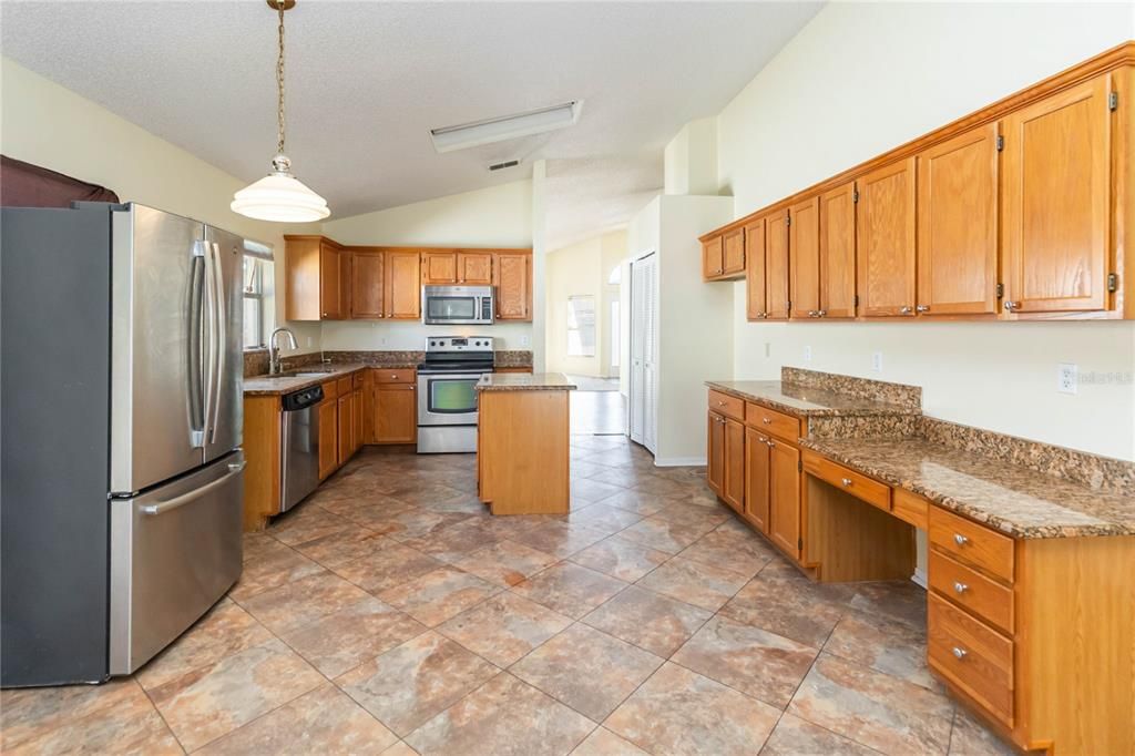 Active With Contract: $400,000 (4 beds, 2 baths, 1910 Square Feet)