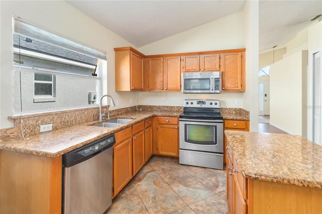 Active With Contract: $400,000 (4 beds, 2 baths, 1910 Square Feet)