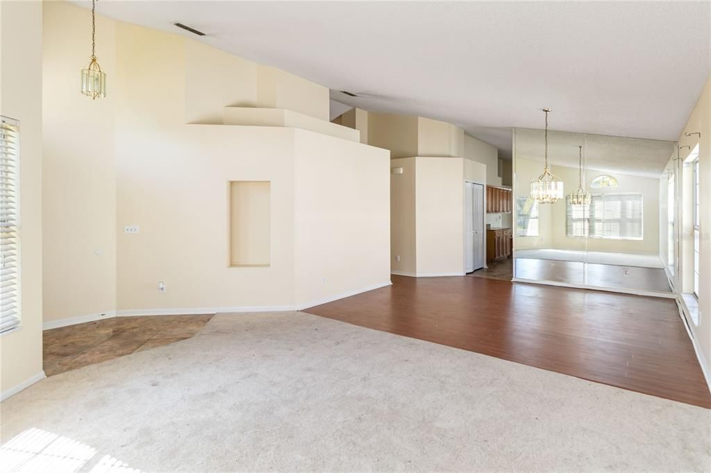 Active With Contract: $400,000 (4 beds, 2 baths, 1910 Square Feet)