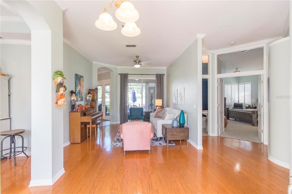 For Sale: $529,900 (4 beds, 3 baths, 2097 Square Feet)