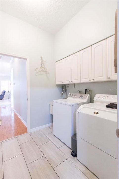 For Sale: $529,900 (4 beds, 3 baths, 2097 Square Feet)