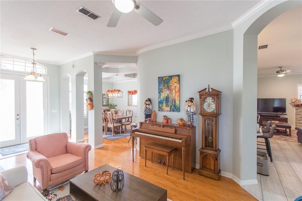 For Sale: $529,900 (4 beds, 3 baths, 2097 Square Feet)