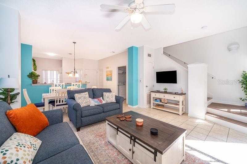 For Sale: $285,000 (3 beds, 2 baths, 1277 Square Feet)