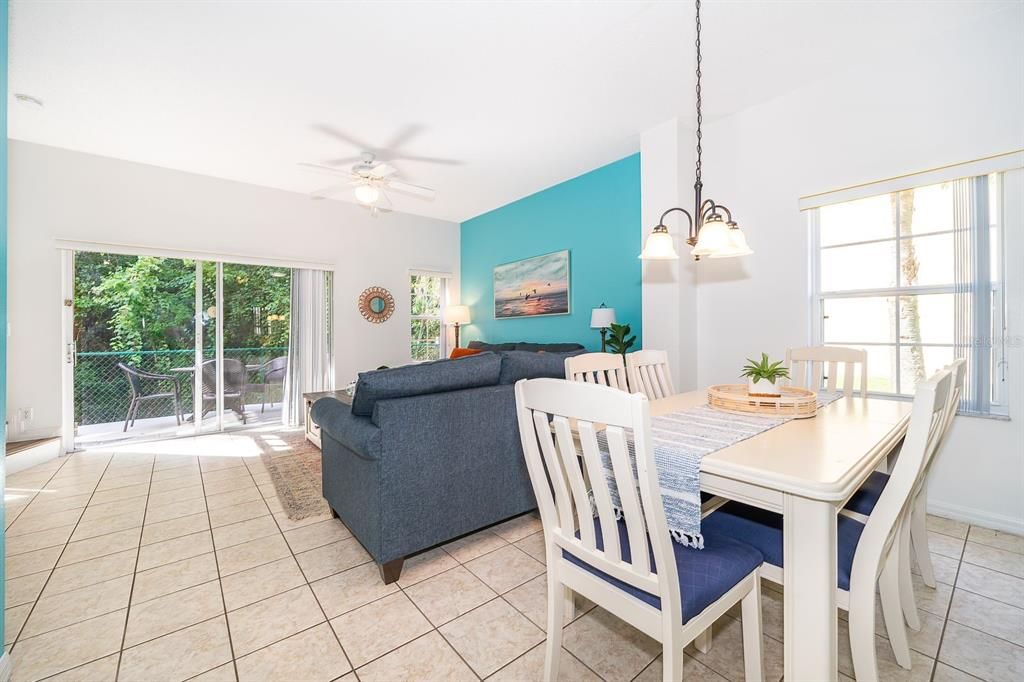 For Sale: $285,000 (3 beds, 2 baths, 1277 Square Feet)