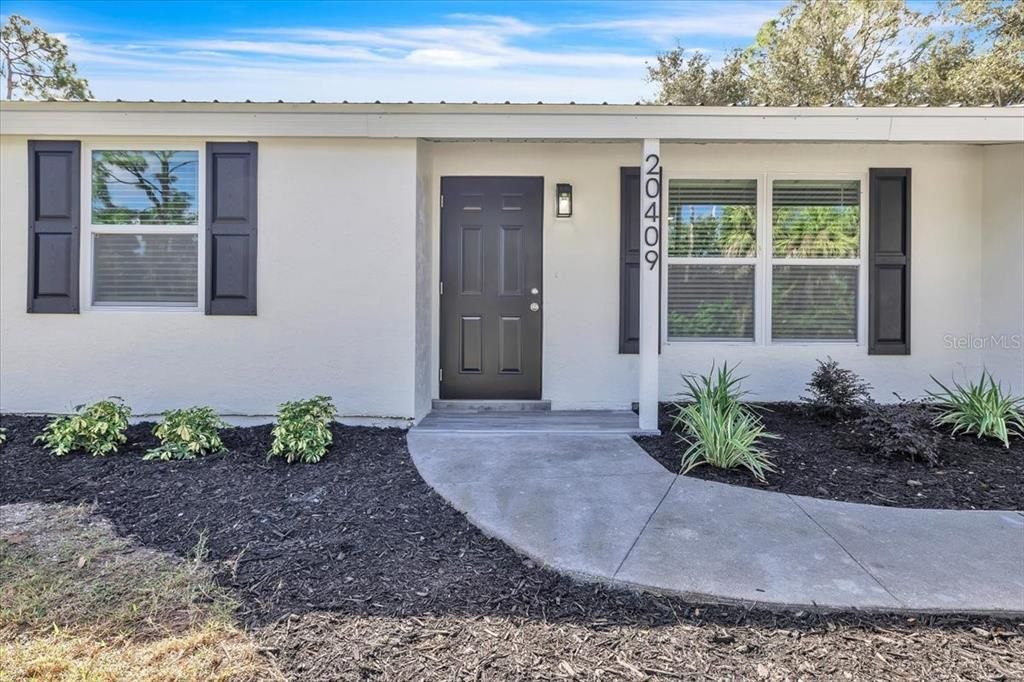 Active With Contract: $265,000 (3 beds, 2 baths, 1395 Square Feet)