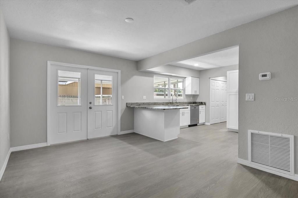 Active With Contract: $265,000 (3 beds, 2 baths, 1395 Square Feet)