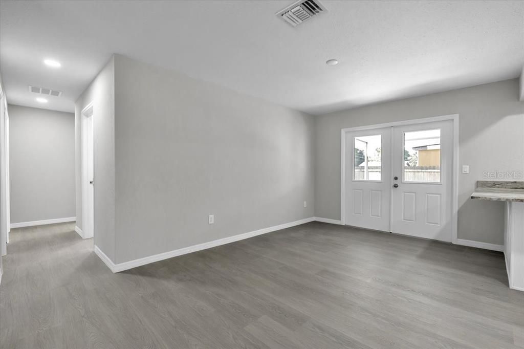 Active With Contract: $265,000 (3 beds, 2 baths, 1395 Square Feet)