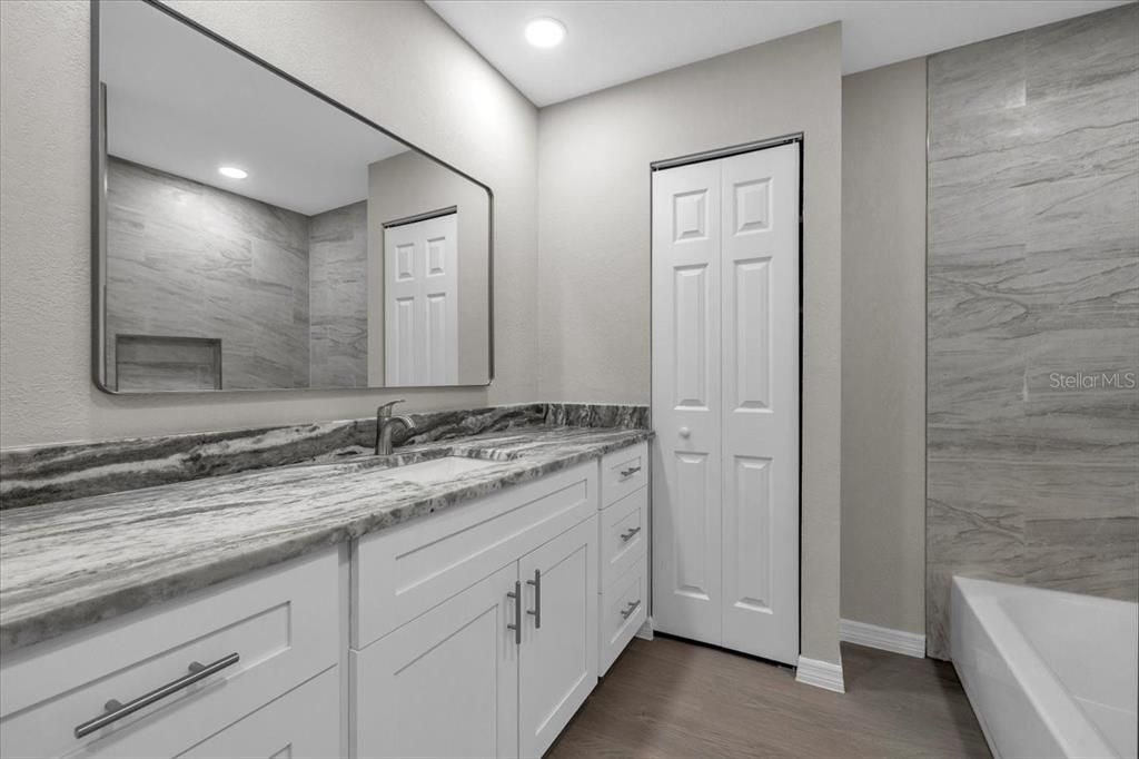 Active With Contract: $265,000 (3 beds, 2 baths, 1395 Square Feet)