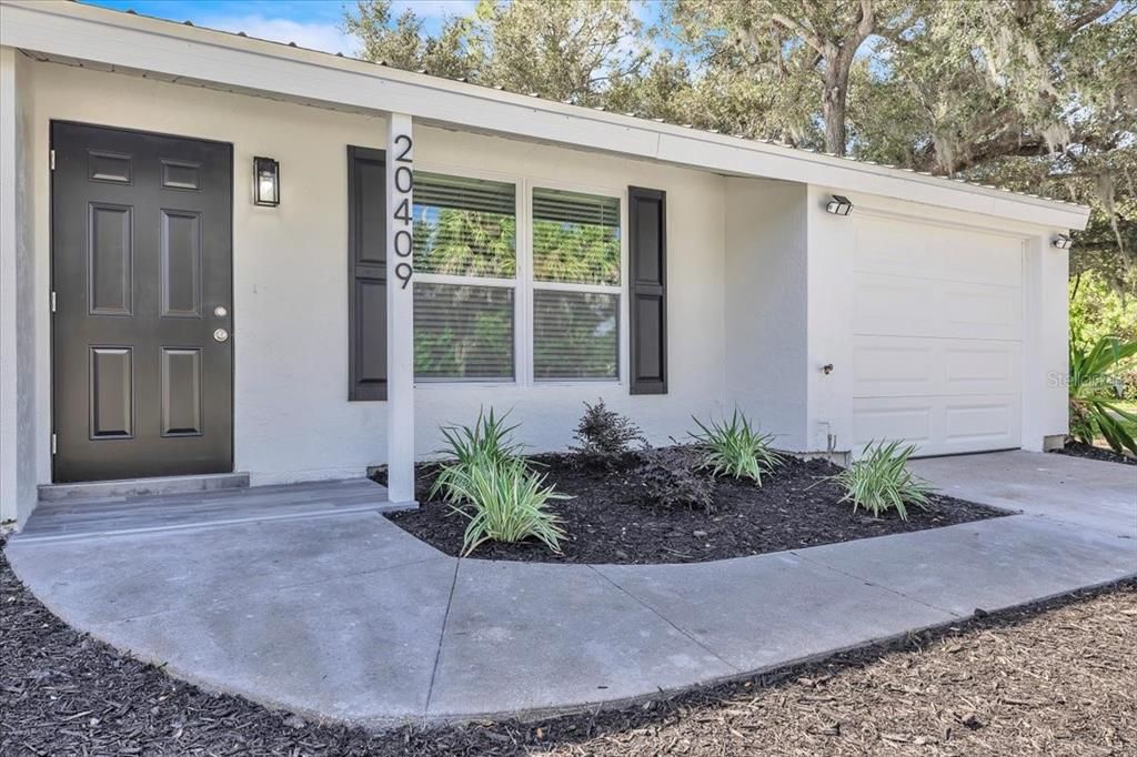 Active With Contract: $265,000 (3 beds, 2 baths, 1395 Square Feet)