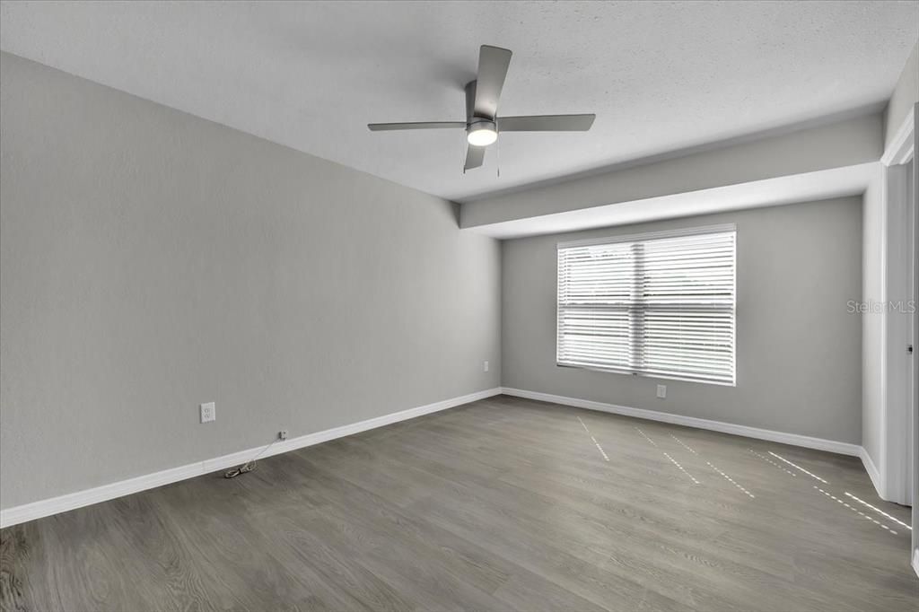 Active With Contract: $265,000 (3 beds, 2 baths, 1395 Square Feet)