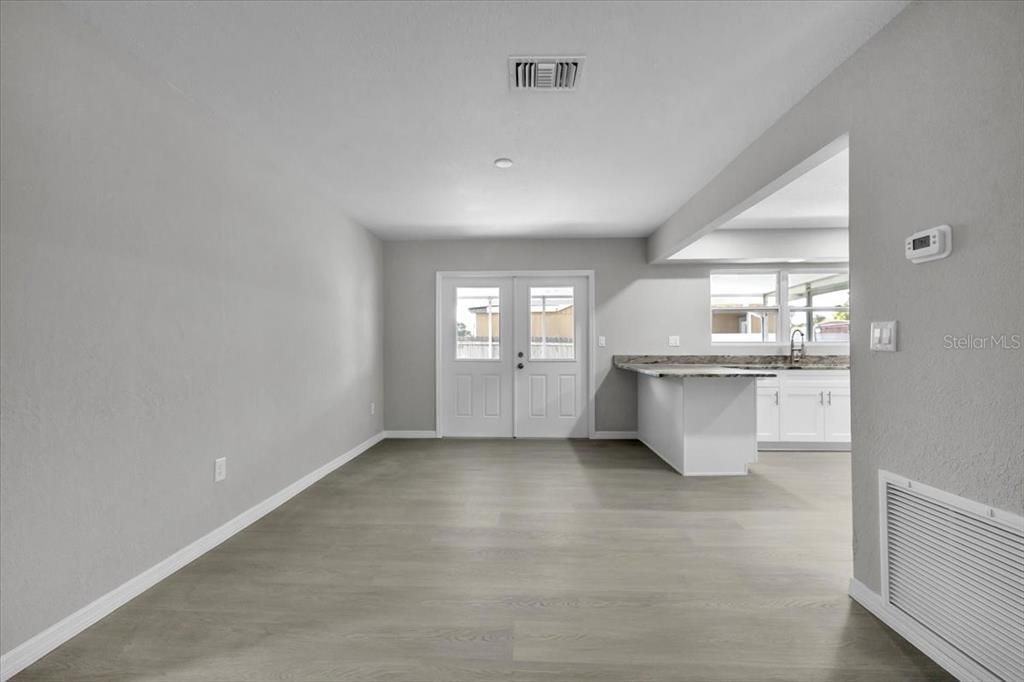 Active With Contract: $265,000 (3 beds, 2 baths, 1395 Square Feet)