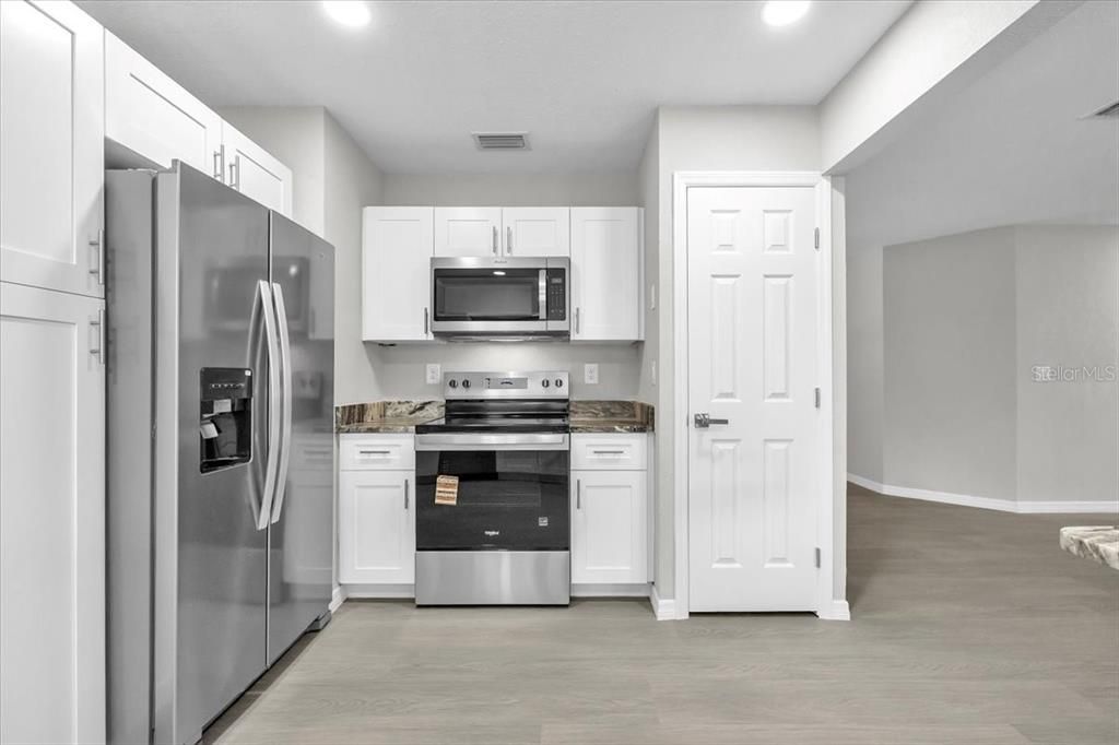 Active With Contract: $265,000 (3 beds, 2 baths, 1395 Square Feet)