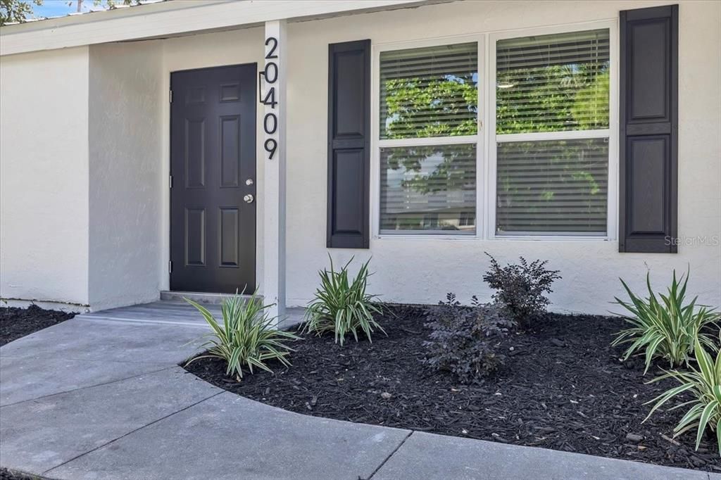 Active With Contract: $265,000 (3 beds, 2 baths, 1395 Square Feet)