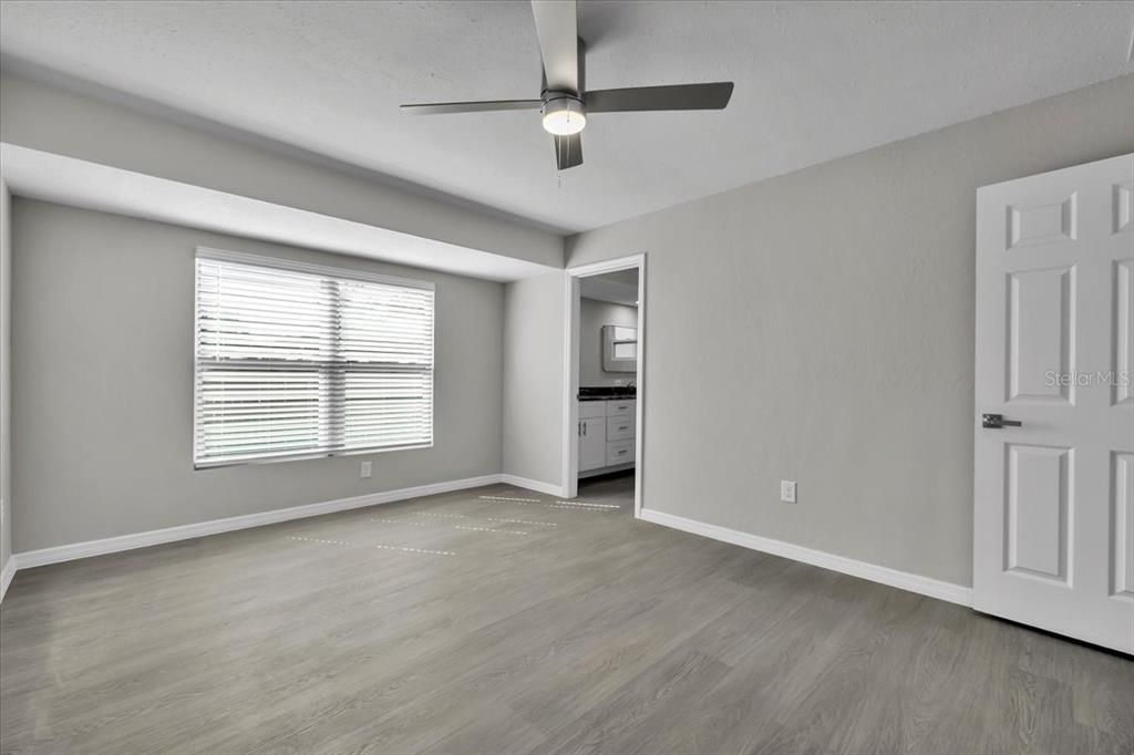 Active With Contract: $265,000 (3 beds, 2 baths, 1395 Square Feet)