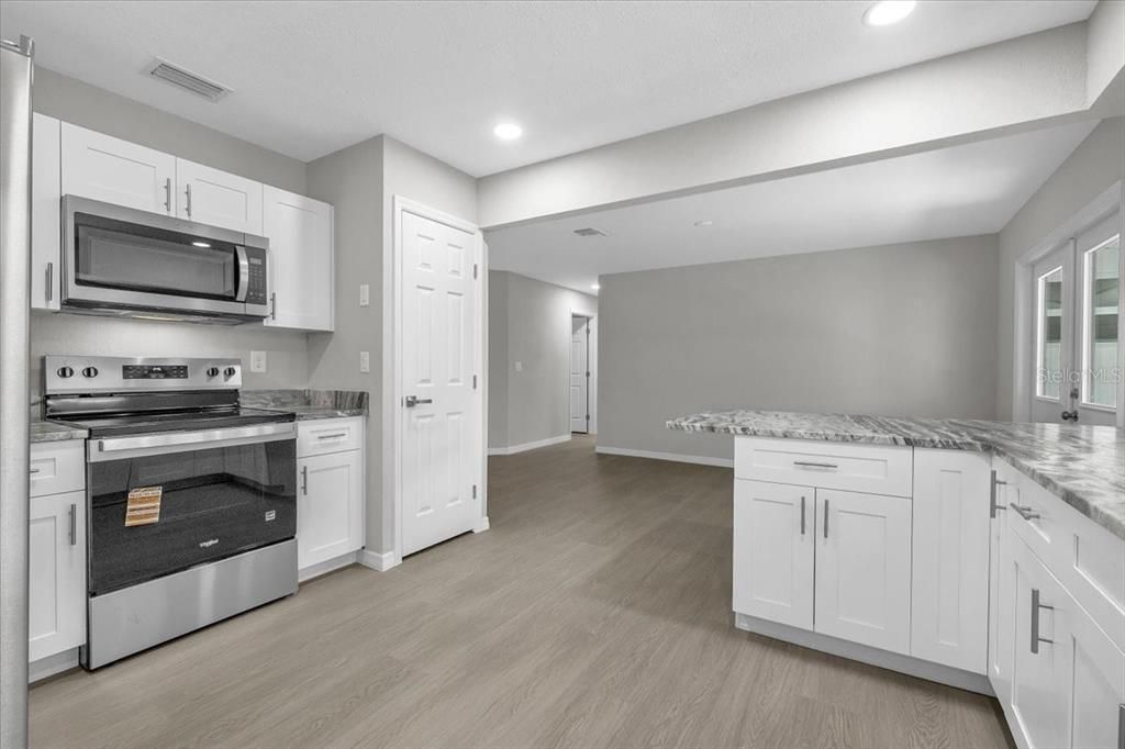 Active With Contract: $265,000 (3 beds, 2 baths, 1395 Square Feet)