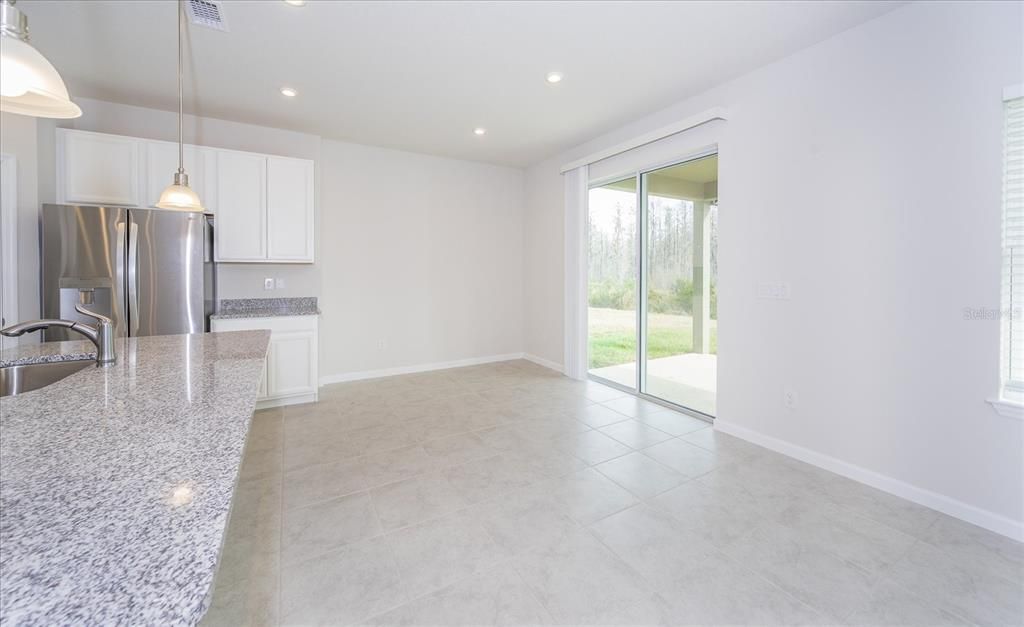 出租: $2,850 (5 贝兹, 3 浴室, 2370 平方英尺)